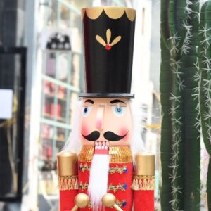 Dziadek Do Orzechów Drewniany Czerwony 90cm