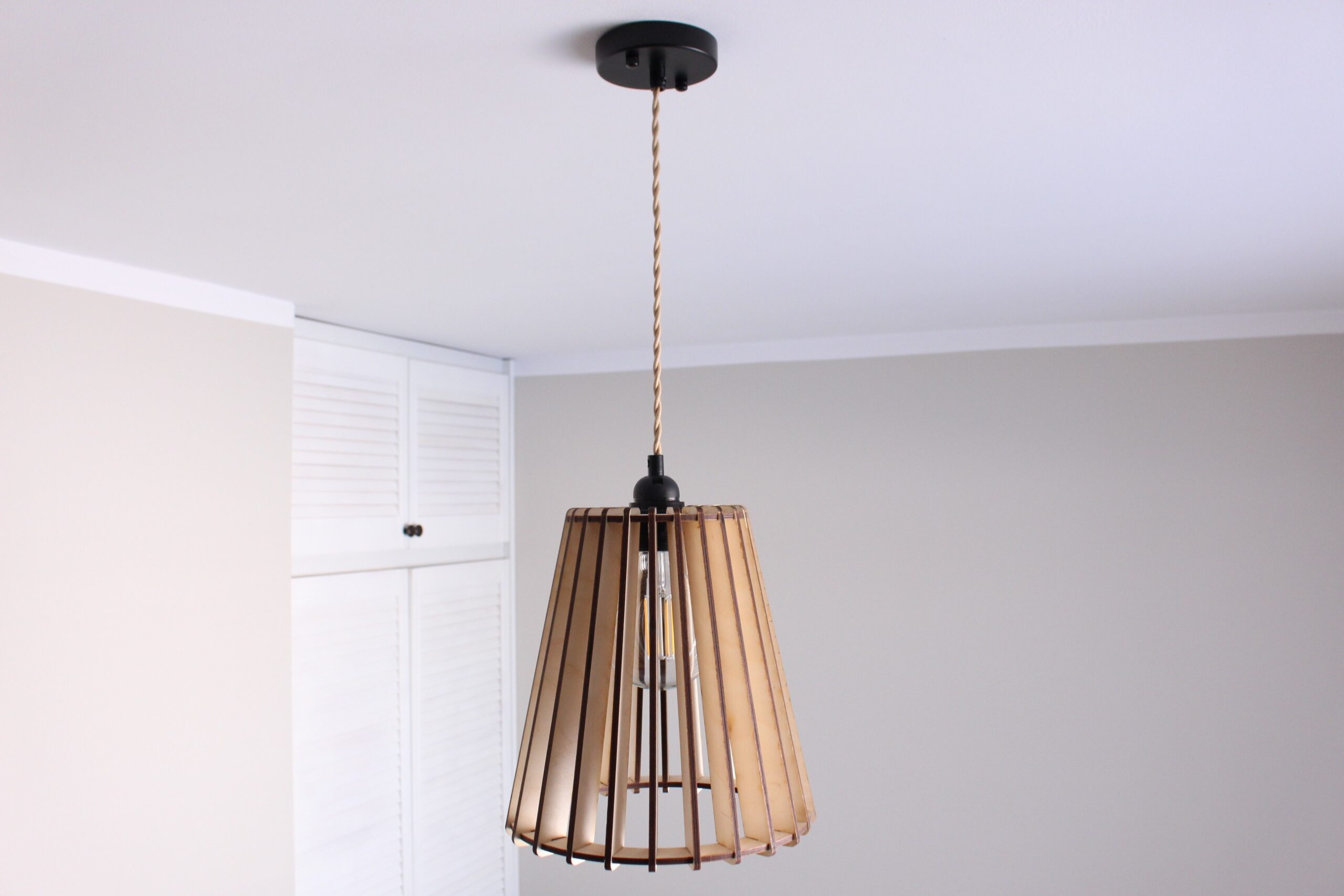 Lampa Sufitowa Drewniana Cone 