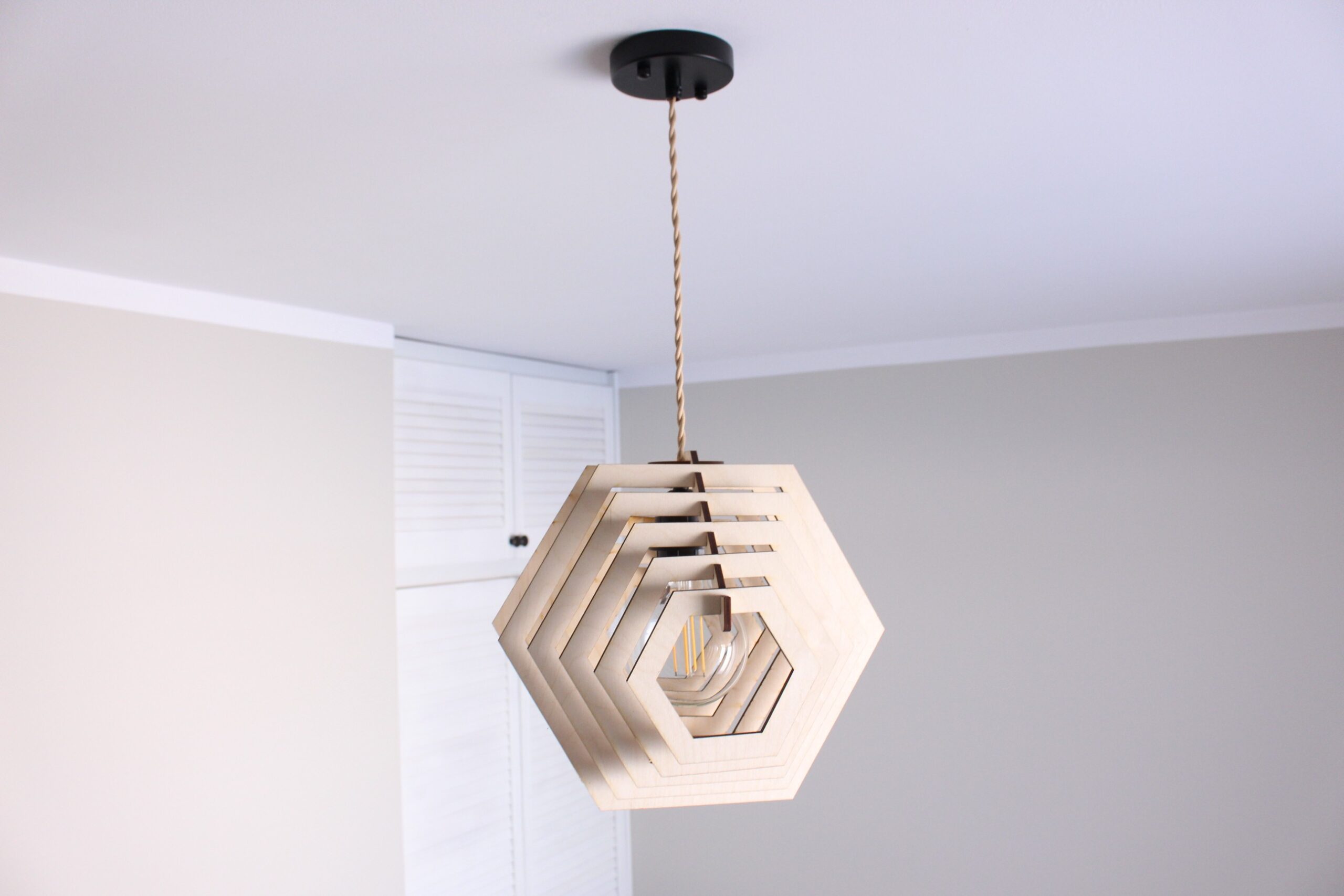 Lampa Sufitowa Drewniana Heksagon 