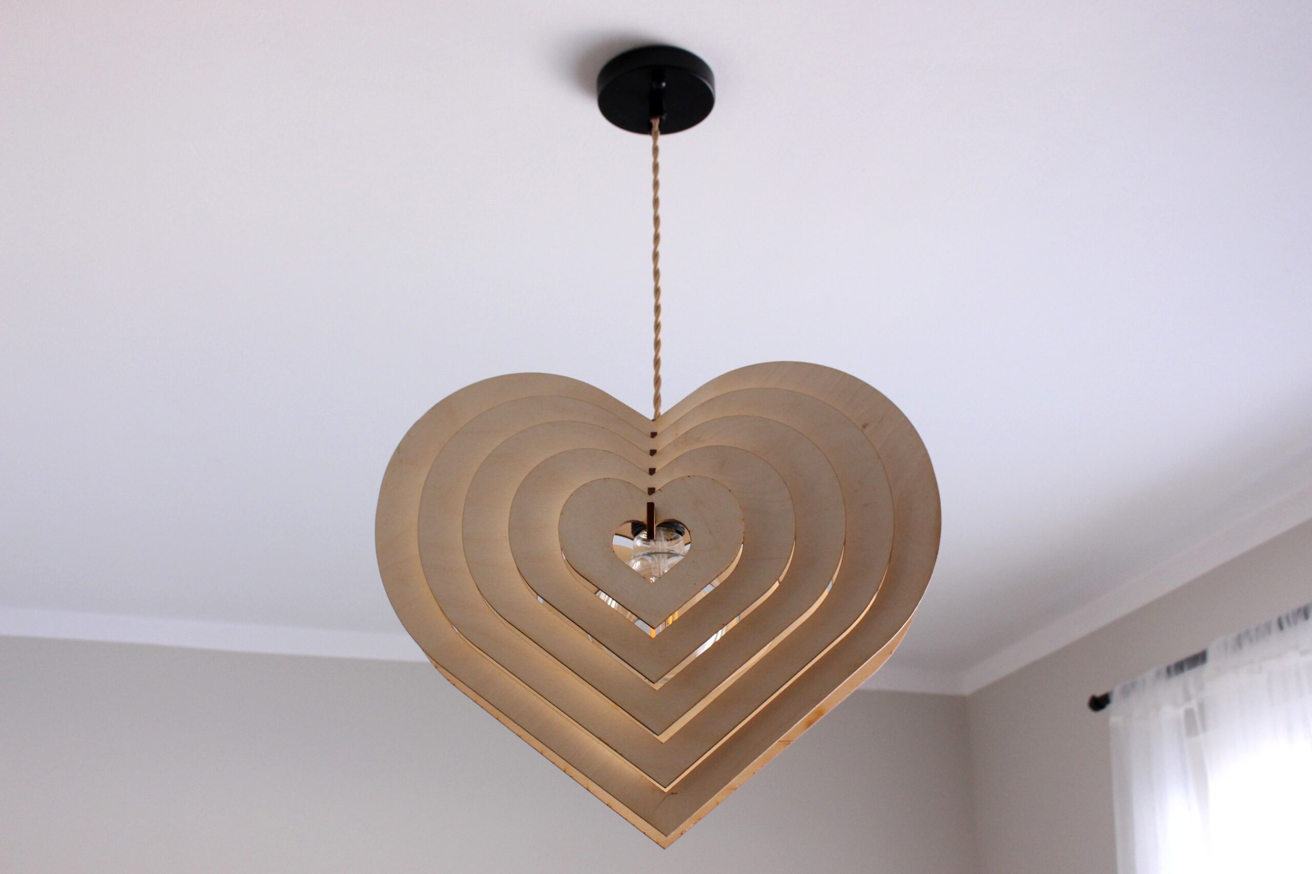 Lampa Sufitowa Drewniana Serce 