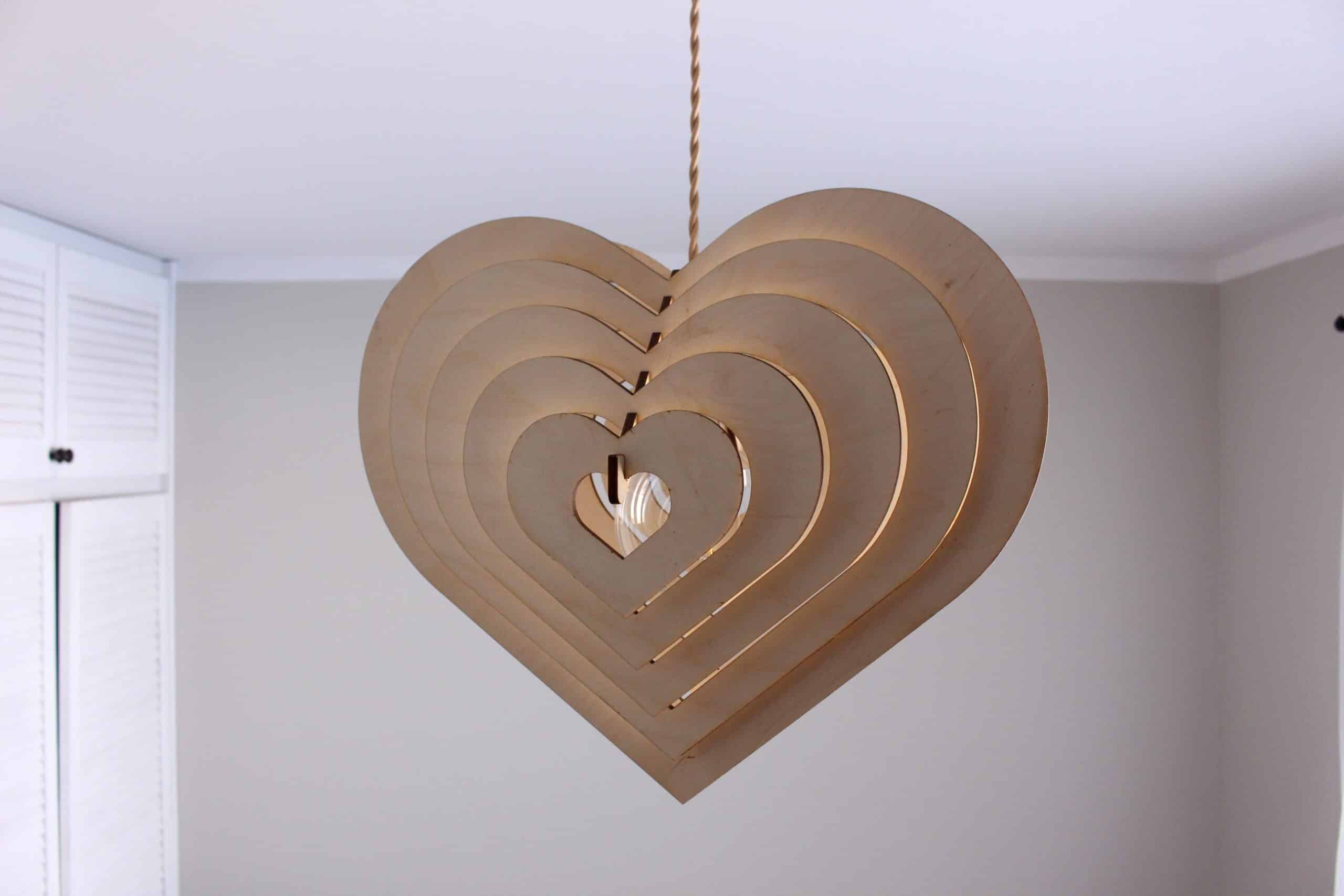 Lampa Sufitowa Drewniana Serce 