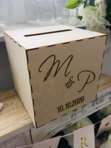 Pudełko na koperty drewniane, Personalizowane