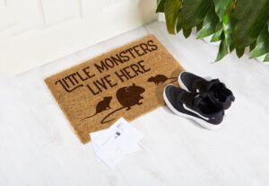Wycieraczka z kokosa Little Monsters Live Here