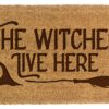 Wycieraczka z kokosa The Witches Live Here 