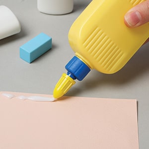 Lakiery, kleje, farby Lakiery, kleje, farby