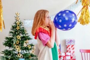 Dekoracje urodzinowe w świątecznym klimacie - Inspiracje Happenings.pl