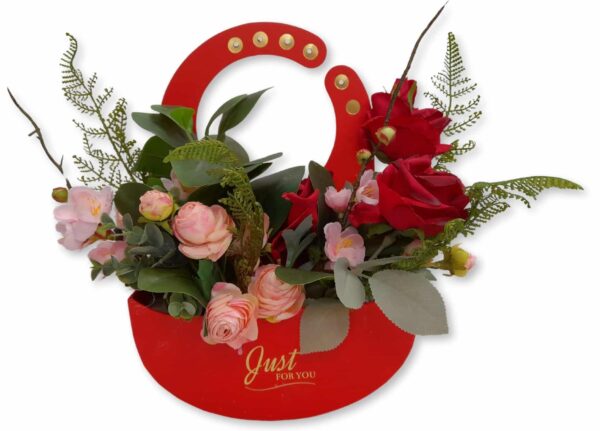 flowerbox róże czerwone i jasnoróżowe
