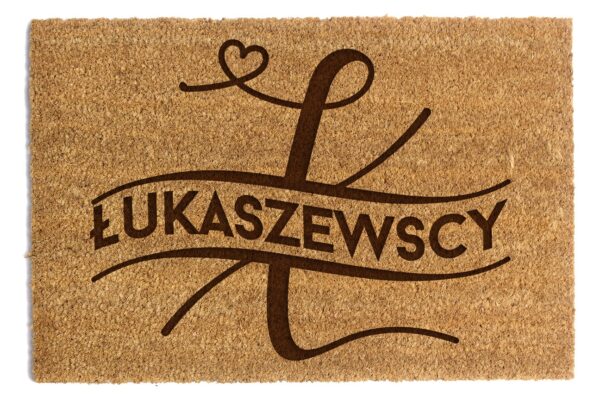Wycieraczka z inicjałem oraz naziwskiem
