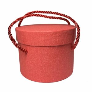 Czerwone pudełko flower box na kwiaty prezent sznurki
