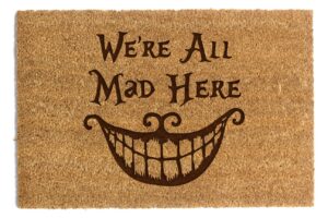 Wycieraczka „We’re All Mad Here” – Fajny Gadżet dla Fanów Alicji w Krainie Czarów!