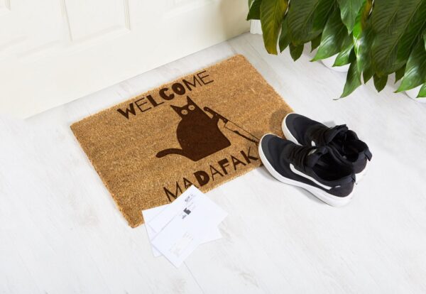 Fajna wycieraczka pod drzwi welcome madafakas
