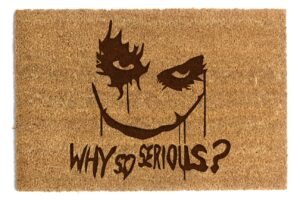 Wycieraczka „Why So Serious?” – Fajny Gadżet dla Fanów Jokera!