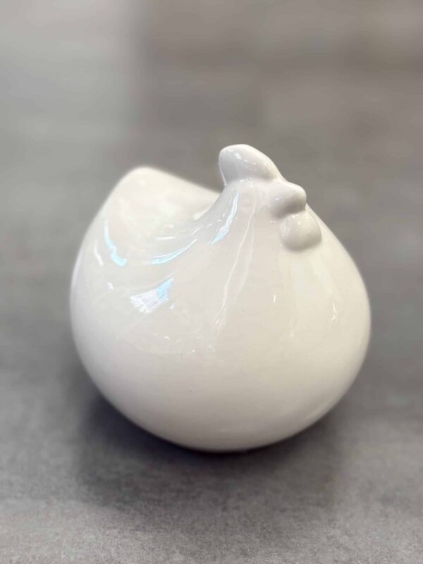 Dekoracyjna figurka ceramiczna – Kura
