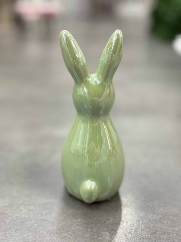 Zajączek ceramiczny figurka wielkanocna w kolorze zielonym
