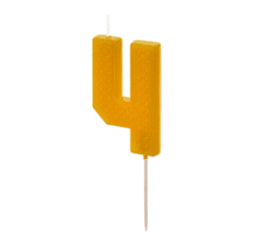 Świeczka cyferka 4 w kolorze żółtym w kształcie lego