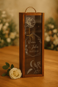 Prezent na ślub pudełko drewniane na wino imiona z datą