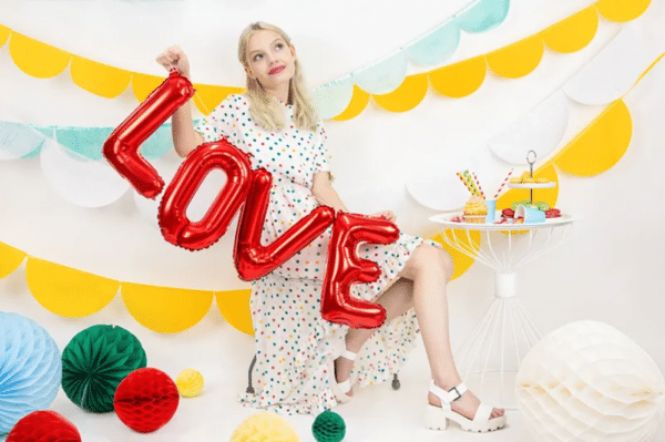 Walentynkowy balon LOVE w kolorze czerwonym