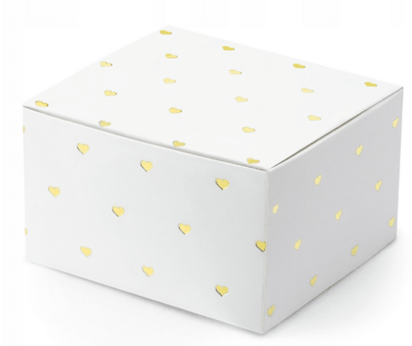 Białe pudełko złote serca w ramach podziękowań