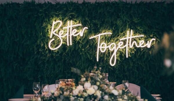 Napis better together