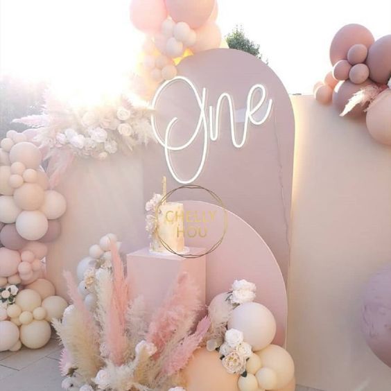 Wynajem Napis LED One - Roczek