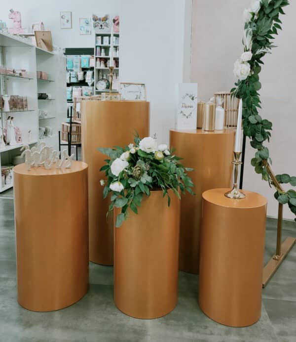 Metalowe Postumenty Dekoracyjne 5w1 – Stare Złoto