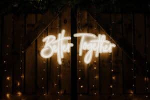 Neon na wynajem napis better together