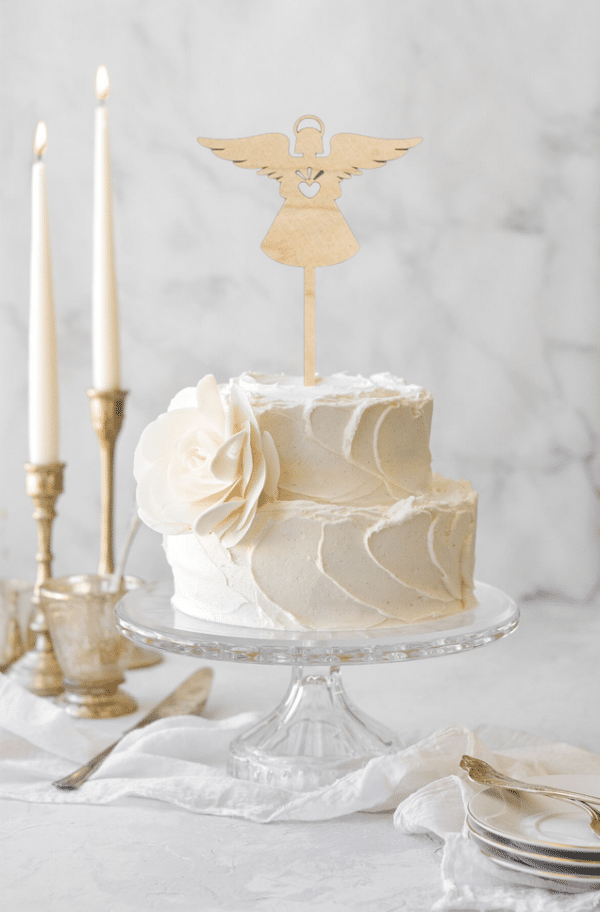 Topper na ciasto drewniany anioł serce